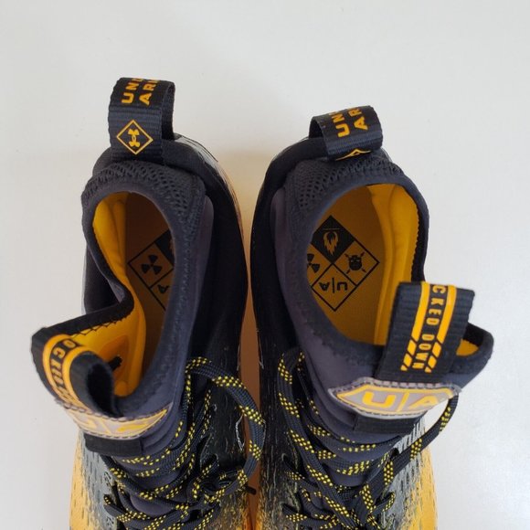 Under Armour Spotlight Lux MC 2.0 Football Cleats Size 13 Black Gold 3025082-002 - Picture 11 of 13